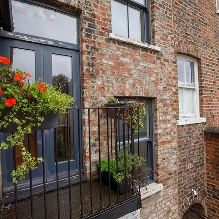 - Priory Street Apartment *